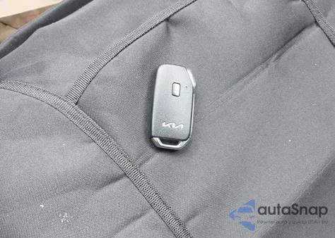 2023 Kia Sportage Hybrid Ex z USA, uszkodzony, nr VIN KNDPVCAG4P7105591